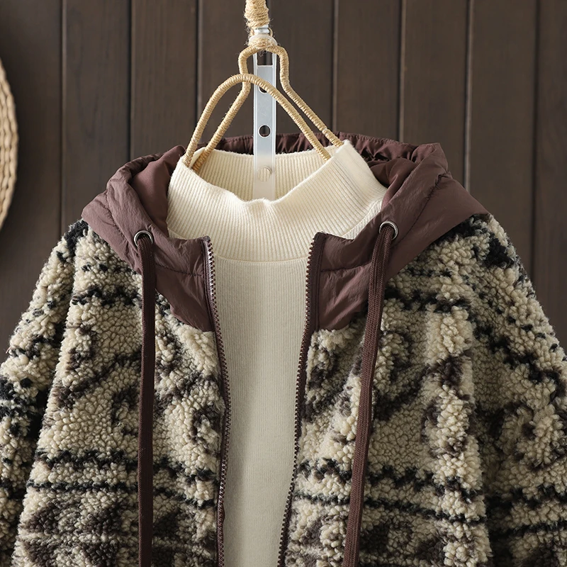 2025 Autumn/Winter New Coat Women's Loose Artistic Retro Hoodie Warm Hairy Cardigan External Thickened Coat Women