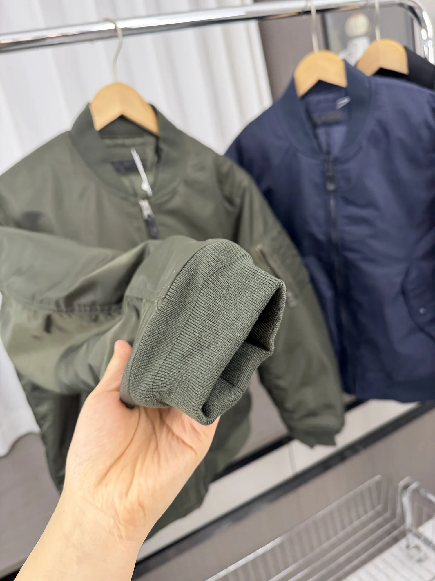 

Men's And Women's Winter Baseball Sle Jaet Cotton Filled Pilot Coat Loose Fit Long Sve Zipper Decorated Casual Sle