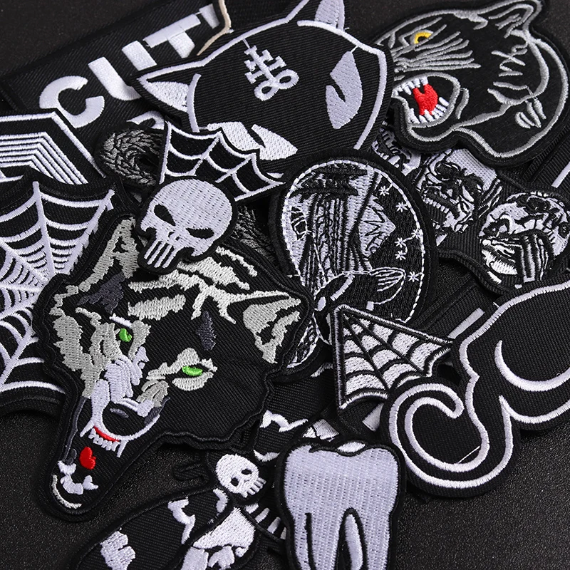 2024 New Animals Wolf Leopard Spider Web Patches Black Animal Pokers Rose Wolf Cat Appliques Iron On Clothes Jeans Badges