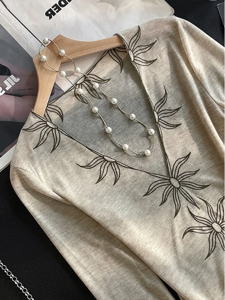 سترة محبوكة بأكمام طويلة وياقة على شكل V مع تطريز زهري عتيق للرجال والنساء، قميص خريفي أنيق بتصميم نحيف وعصري للسيدات #4