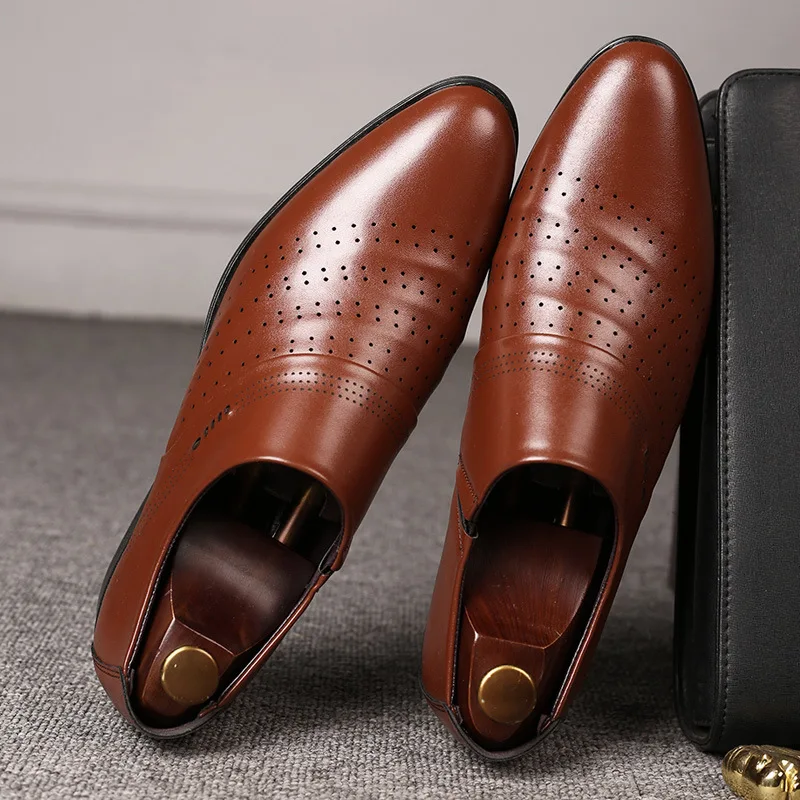 Zapatos Spring Men Leather Shoe Carved Business Formal Dress British Style Large Size Men Shoe Hollowed Out Perforated Men Shoes