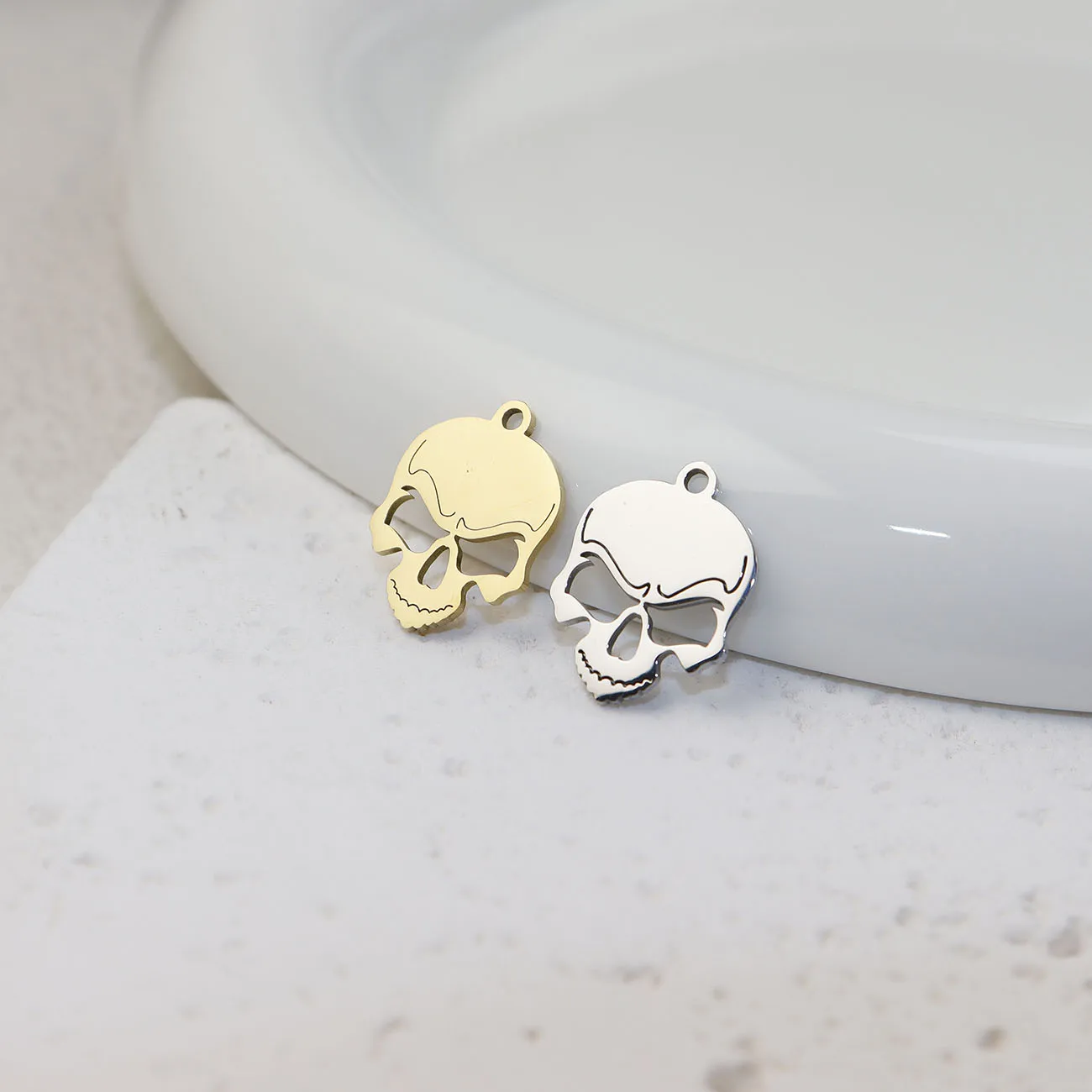 

10 шт., блестящие полированные ювелирные изделия из нержавеющей стали с черепом, подвески, аксессуары, браслеты, ручное изготовление, высокое качество, водонепроницаемое с вакуумным покрытием