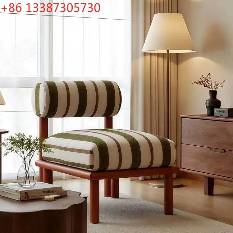 

Французское винтажное кресло-софа для гостиной или балкона, из массива дерева.