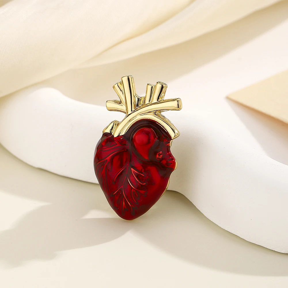 Hanresher الأحمر المينا القلب دبوس الطبية أمراض القلب تشريح بروش لعلم القلب معاطف للأطباء والممرضات شارة التلبيب مجوهرات هدايا