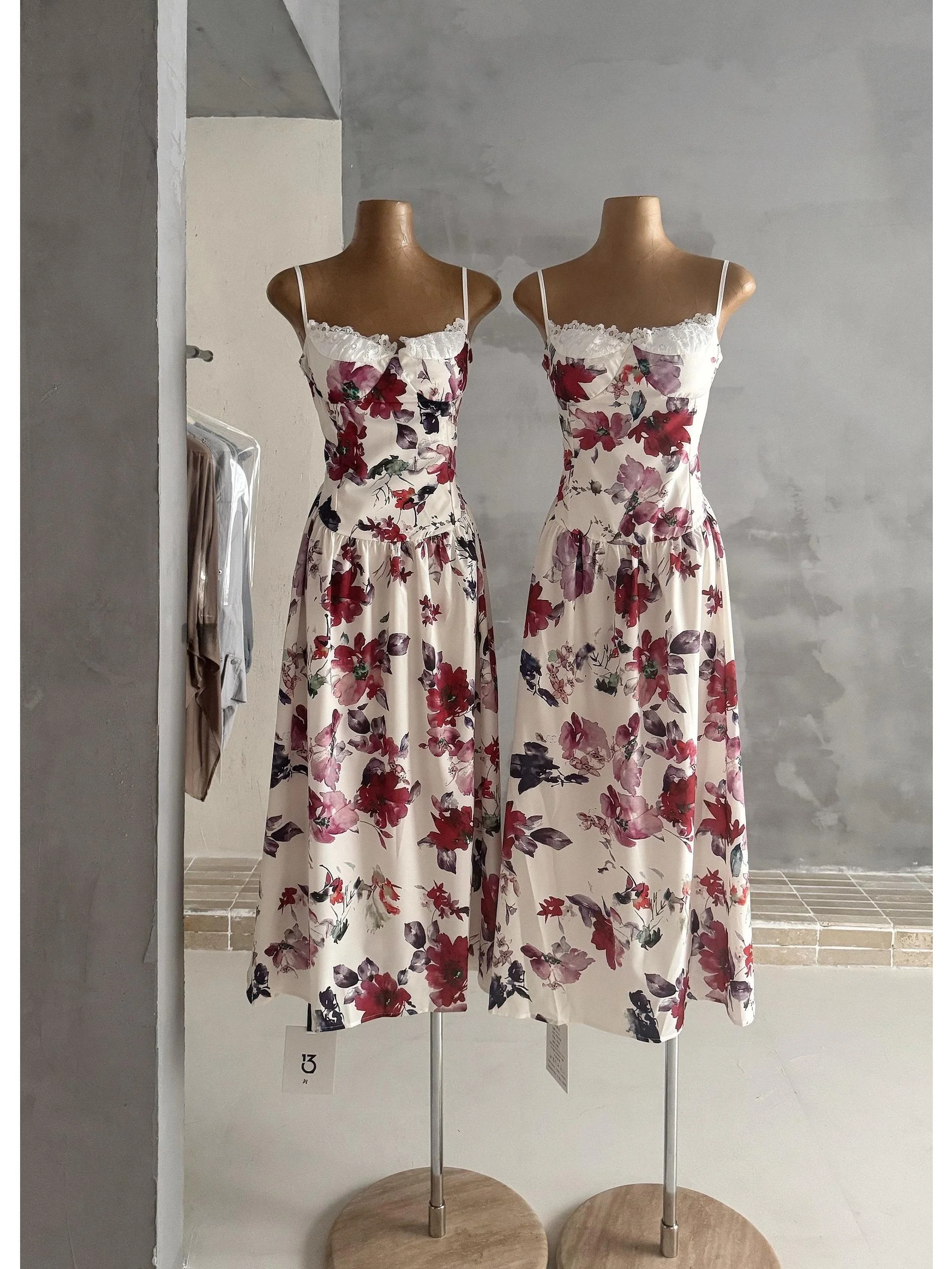 

Summer Floral Print Lace Dress Women's Sleeveless Gauzy Skirt French Style Gathered Waist City Walk Single Piece 2026