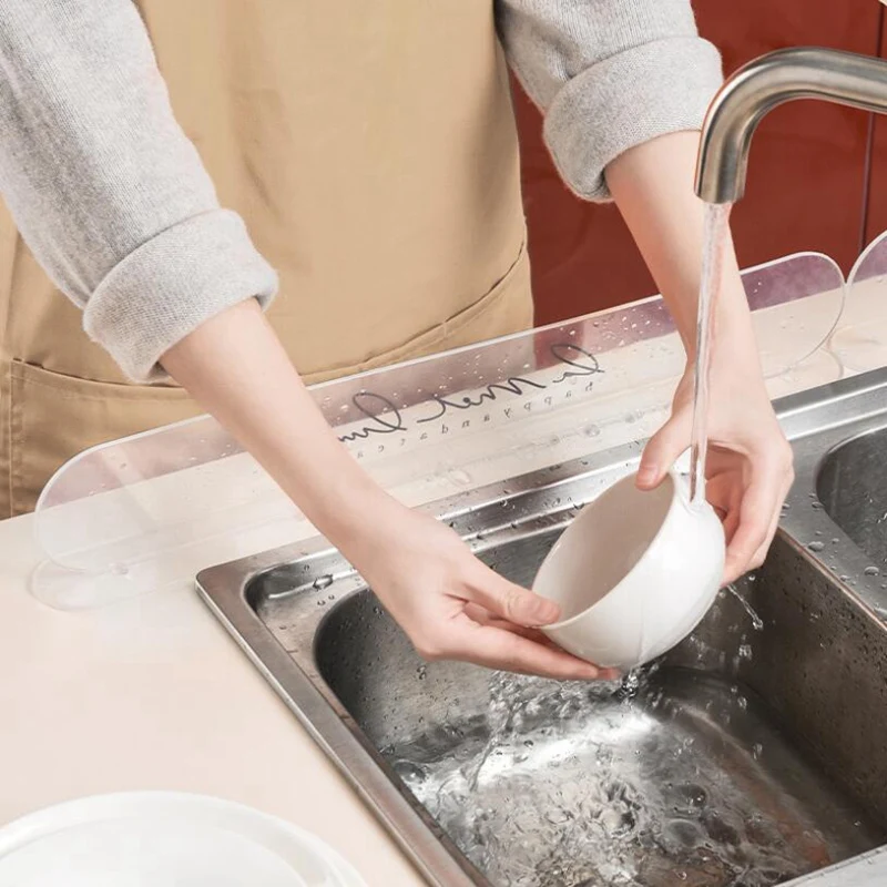 Защитная перегородка для раковины, бытовая защита от брызг воды для кухни, инструмент для предотвращения брызг (случайный)