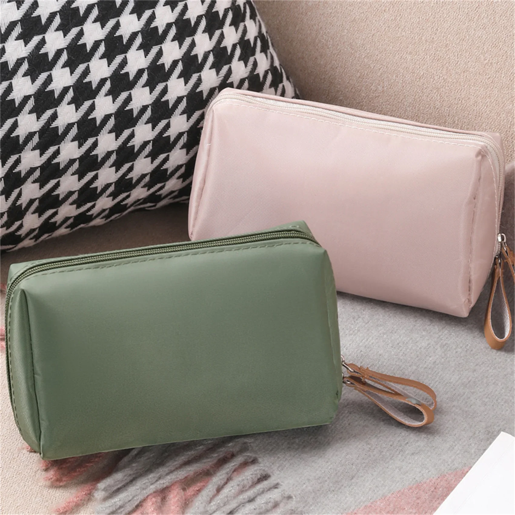 

Women Cosmetic Bag Toiletry Wash Make Up Pouch Beautician Folding Makeup Bag Simple Multifunction Travel Organizer Bags Mirror