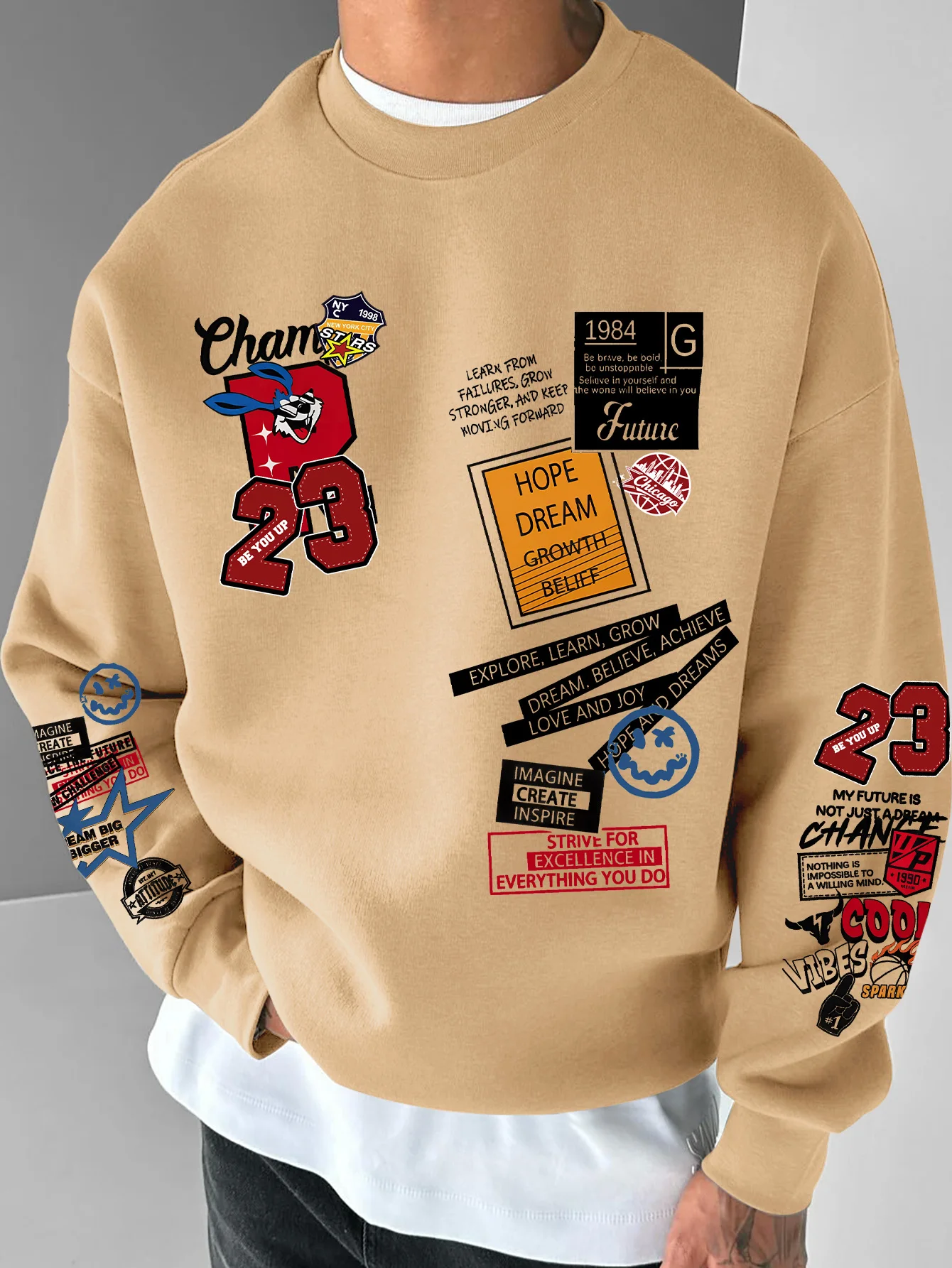 USA Varsity Style 23 Patchwork-Abzeichen-Print Oversized Crewneck Sweatshirt Herren Vintage Streetwear Sportlicher Pullover, S-XXL – Detail 4