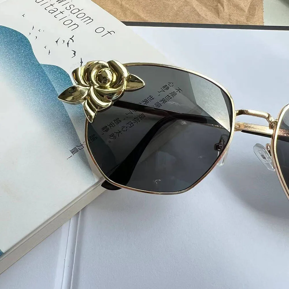 Genshin Navia Cosplay Sunglasses Game Impact Cosplay Navia Metal Sunglasses Free Glasses Box Cosplay Props