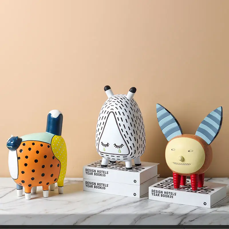 Modern Nordic cartoon cute fun painting, resin abstract animals, figure ornaments, home model room decorations
