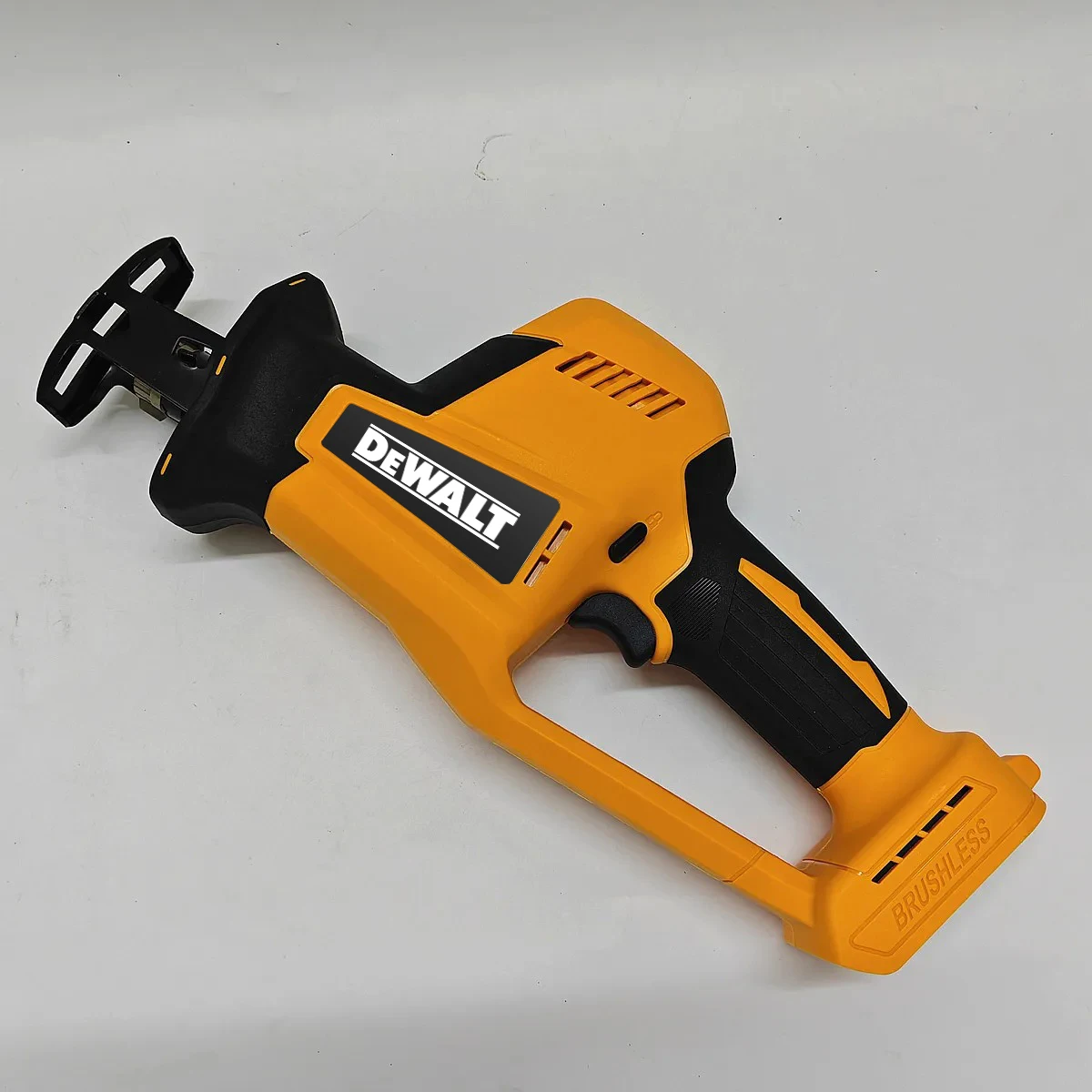 

Аккумуляторная бесщеточная сабельная пила DEWALT 20V с регулируемой скоростью, для резки дерева, металла, ПВХ труб, электроинструмент