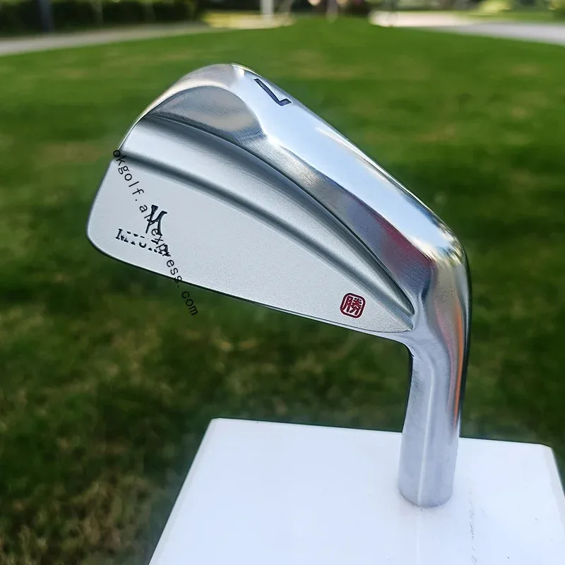 Club KM700 Iron S20C Juego forjado de acero al carbono suave 4-P 7PCS hierros y palos