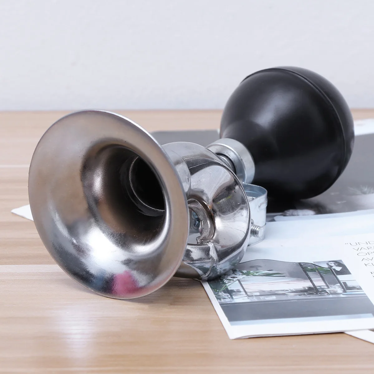 

Snail Horn For Bike Loud Air Horn Aluminum Alloy Handlebar Mount Cycling Safety Alarm For Scooter Bicycle Riding