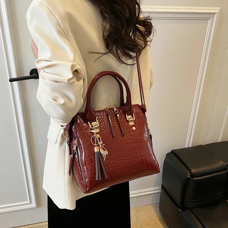 

Luxury Leather Crossbody Bag for Women - Designer Shoulder Handbag Elegant Ladies Tote Messenger Purse