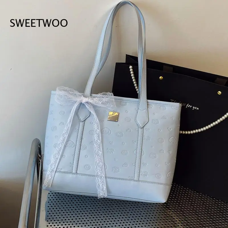 Embossed-Pattern Fashion-Forward Compact-Size Sweet Girly-Vibe Handheld Bag