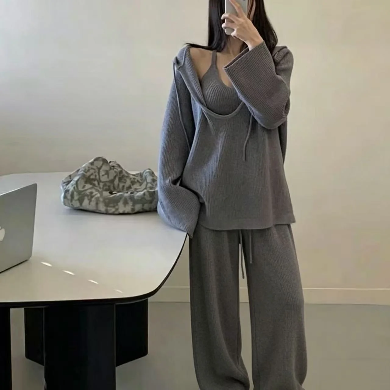 2026 New Chic Korean Style Fashion Casual Hat Knitted Vest Pants Three Piece Set Women's Thickened Winter Commute Style Clothes