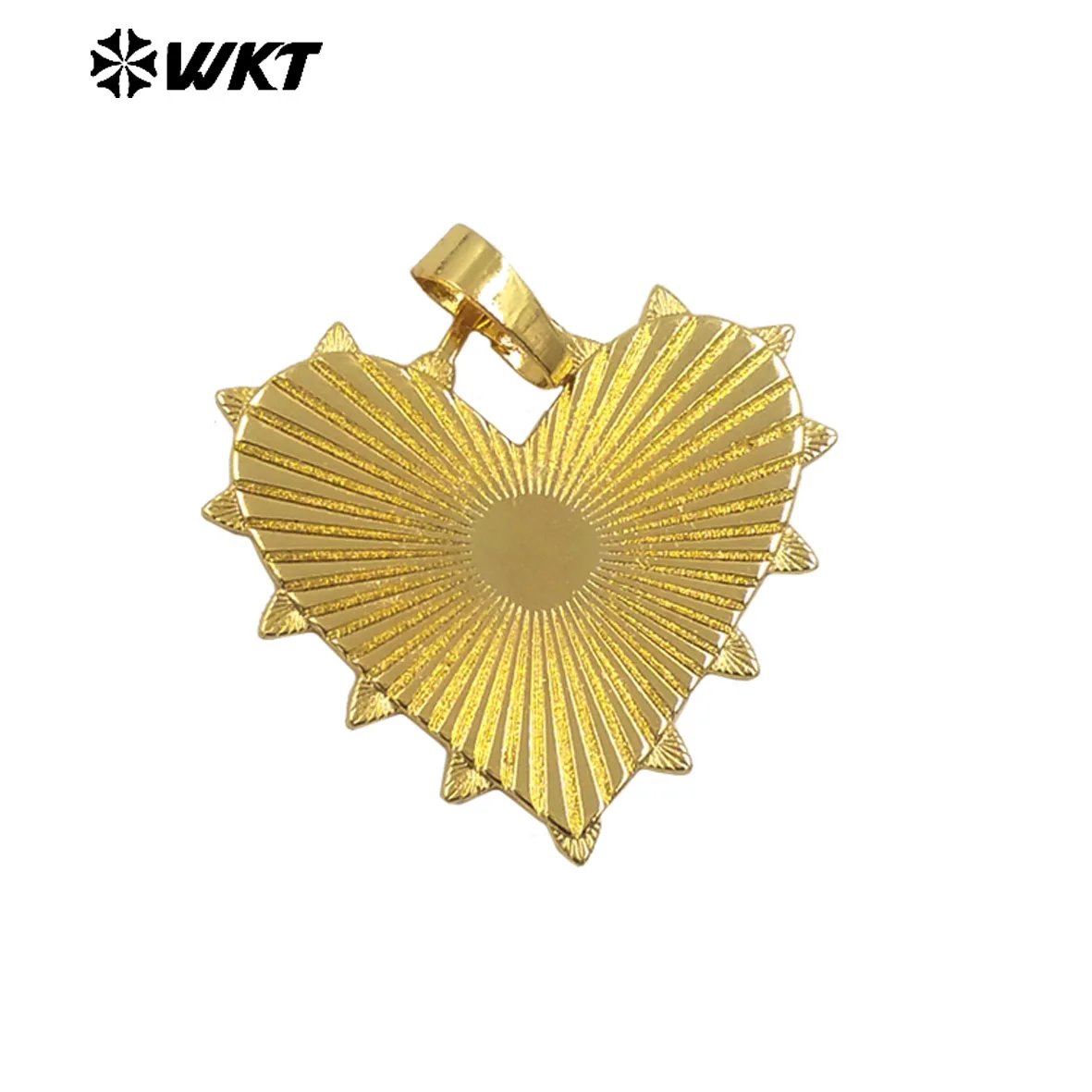 

WT-P1996 High Quality Exquisite Yellow Brass Pendant With 18K Gold/Silver Electroplated Sawtooth Heart Shape For Jewelry Design