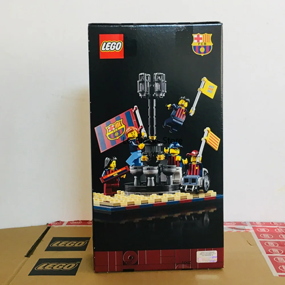 LEGO 40485 FC Barcelona Celebration with 4 minifigures & Accessories for Adults Kids 18+ Home Decor Birthday Gift (178 Pieces)