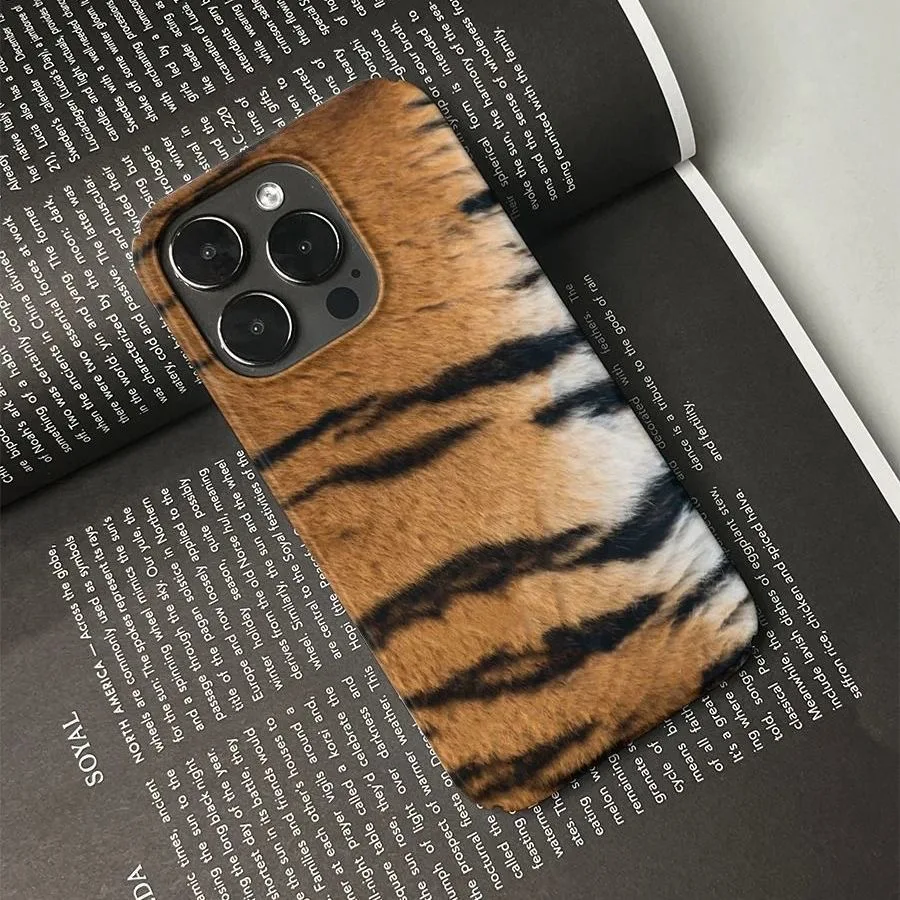 Wild & Stylish Tiger-Fur Pattern Creative Phone Case for iPhone 16 15 14 11 12 13 Pro Max Plus Back Cover