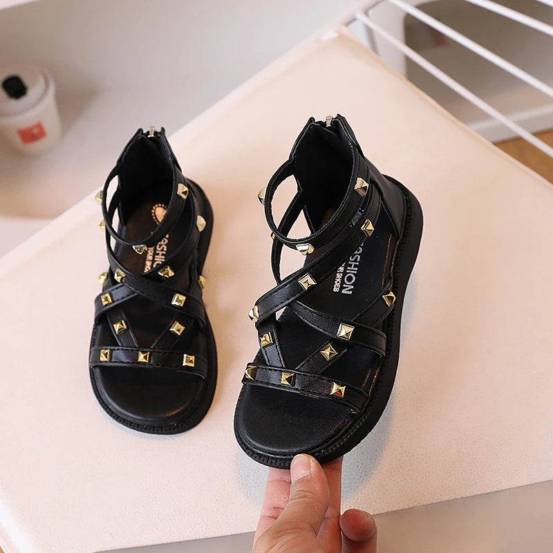Summer New Children Princess Rivet Decorative Sandals Soft Bottom Girls Plus Size Beach Shoes Fashion Casual Open Toe Sandals.