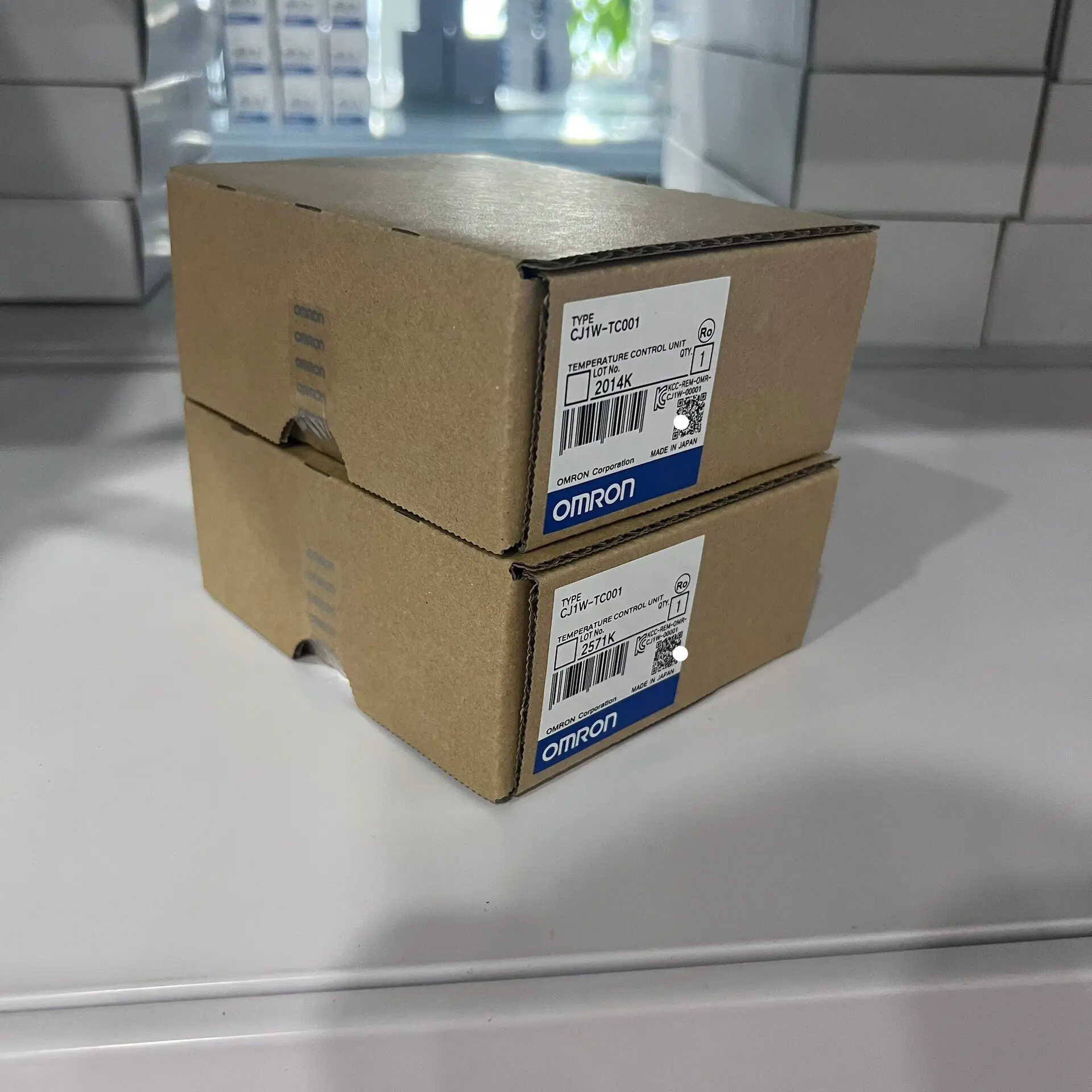 CJ1W-TC001 OMRON Temperature Control Unit New