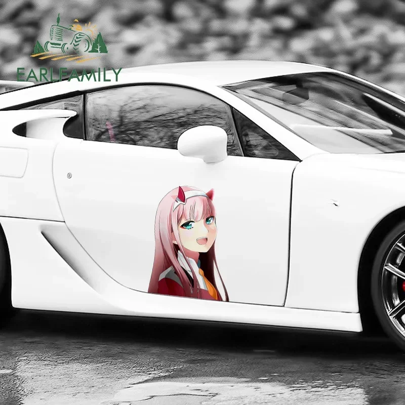 

EARLFAMILY 43 см x 33 см для Zero Two, тонкая наклейка, устойчивая к царапинам автомобильные наклейки, виниловый материал, наклейки на мотоцикл, украшение