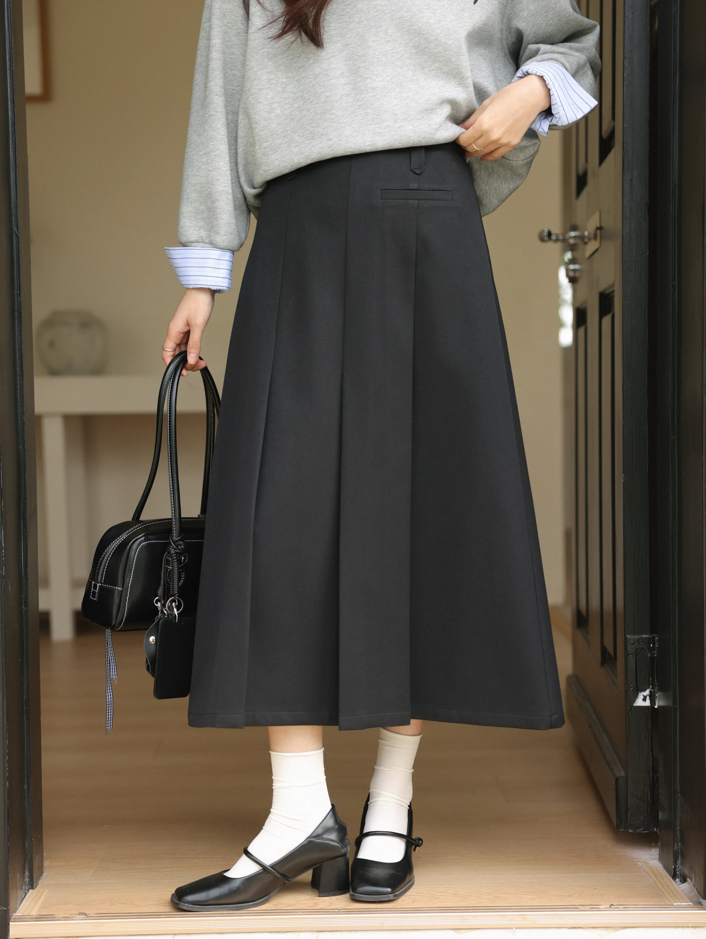 Elegant Flowy High Waist Midi Skirt Women Black A-Line Skirt Petite Commuter Outfit Spring Fashion Draped Casual Office Wear