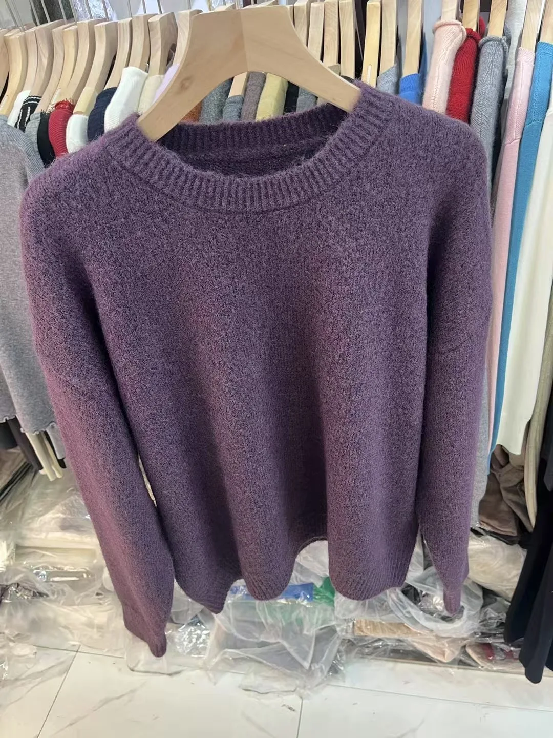 Damski sweter w jednolitym kolorze, miękki, w stylu lazy, luźny, z okrągłym dekoltem, dzianinowy top na jesień i zimę.