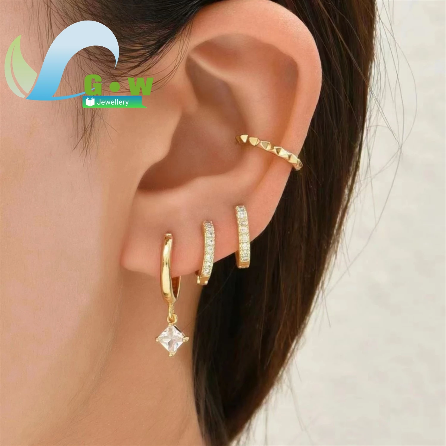 

Набор из четырех модных геометрических клипс для ушей без прокола для женщин, оптовые аксессуары