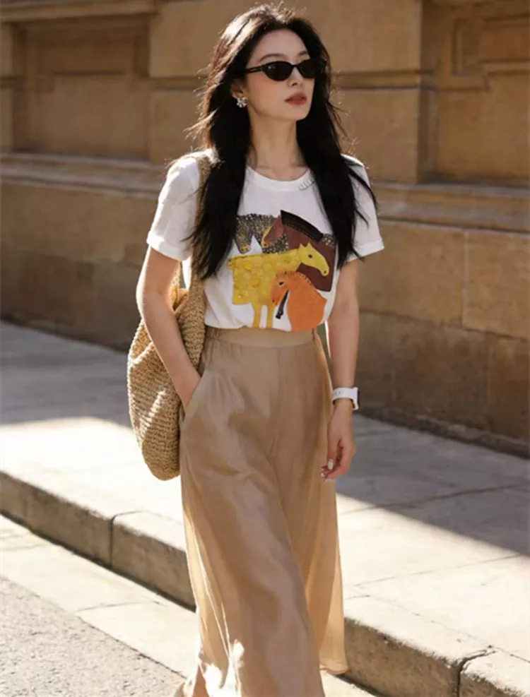 

Customization European women's clothing for summer new styles Short-sleeved round-neck design Horse T-shirt Acetic skirt suit