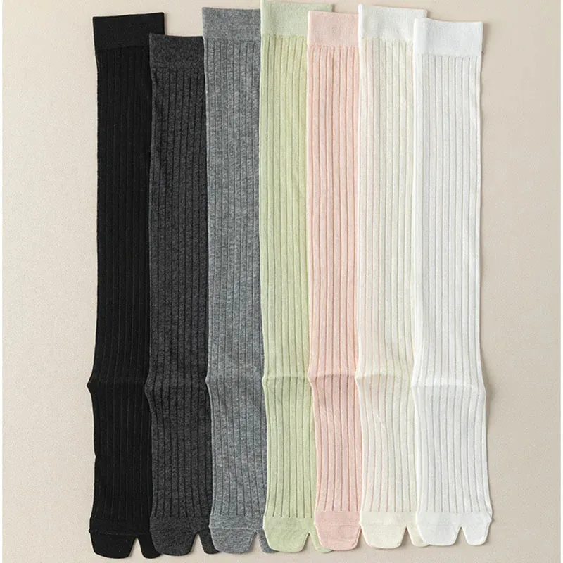 

3 Pairs Fashions Women's Summer Split Toe Calf Socks Mesh Two-Finger Clogs Sock Long Thin Solid Color Cotton Tabi Socks