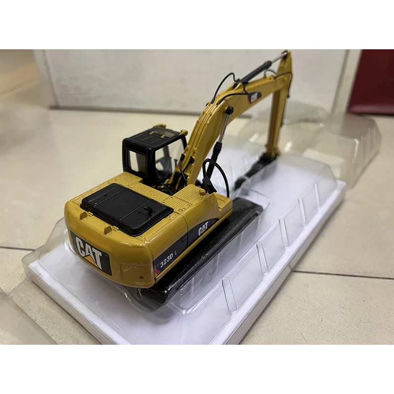 Diecast Alloy 1:50 Scale CAT 323D L Crushing Hammer Excavator Cars Model 55282 Adult Toys Classics Souvenir Gifts Static Display