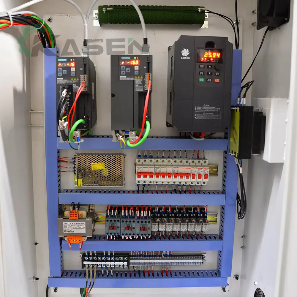Tornio CNC Ck6136 completamente automatico piccolo ad alta precisione in vendita