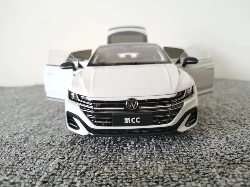 Original Factory FAW-Volkswagen CC Car Model 18-21 New Generation CC 1:18 Alloy Car Model Favorite Metal Toy For Boy's Gift