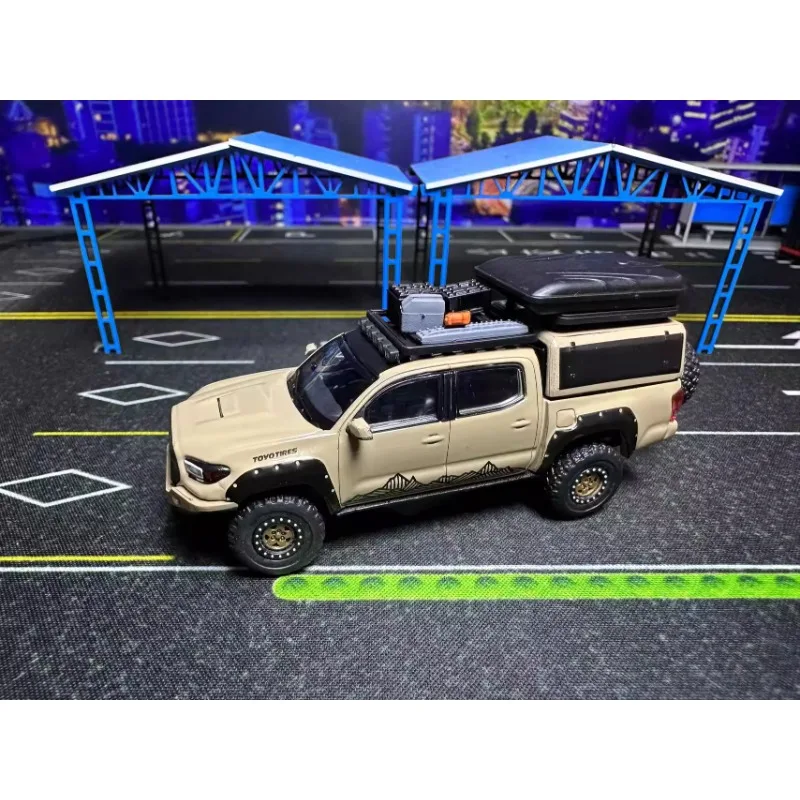 En stock : 1:64 Toyota Tacoma tente/version de bagage modèle de voiture miniature en alliage moulé sous pression, jouet cadeau pour garçon, article décoratif pour adulte.