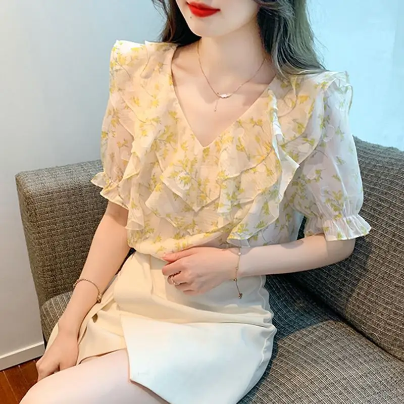 

Summer New Fashion Ruffled Floral V-Neck Short Sleeve Chiffon Blouse for Women