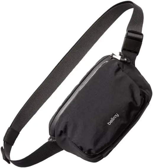 

Versatile Crossbody Fanny Pack Belt Bag in Black - Lightweight & Adjustable for Daily Use