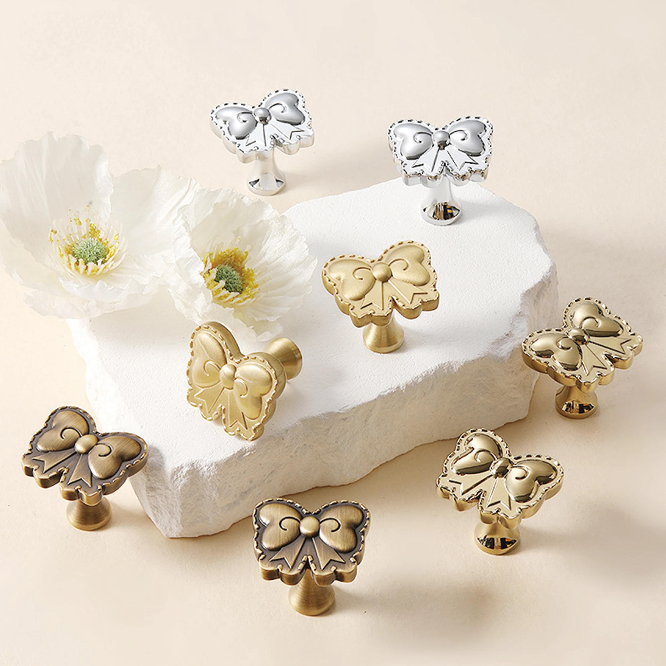 Brass Creative Drawer Knobs Cute Butterfly Cabinet Handles for Children's Room Antique Bronze Kitchen Cupboard Wardrobe Pulls