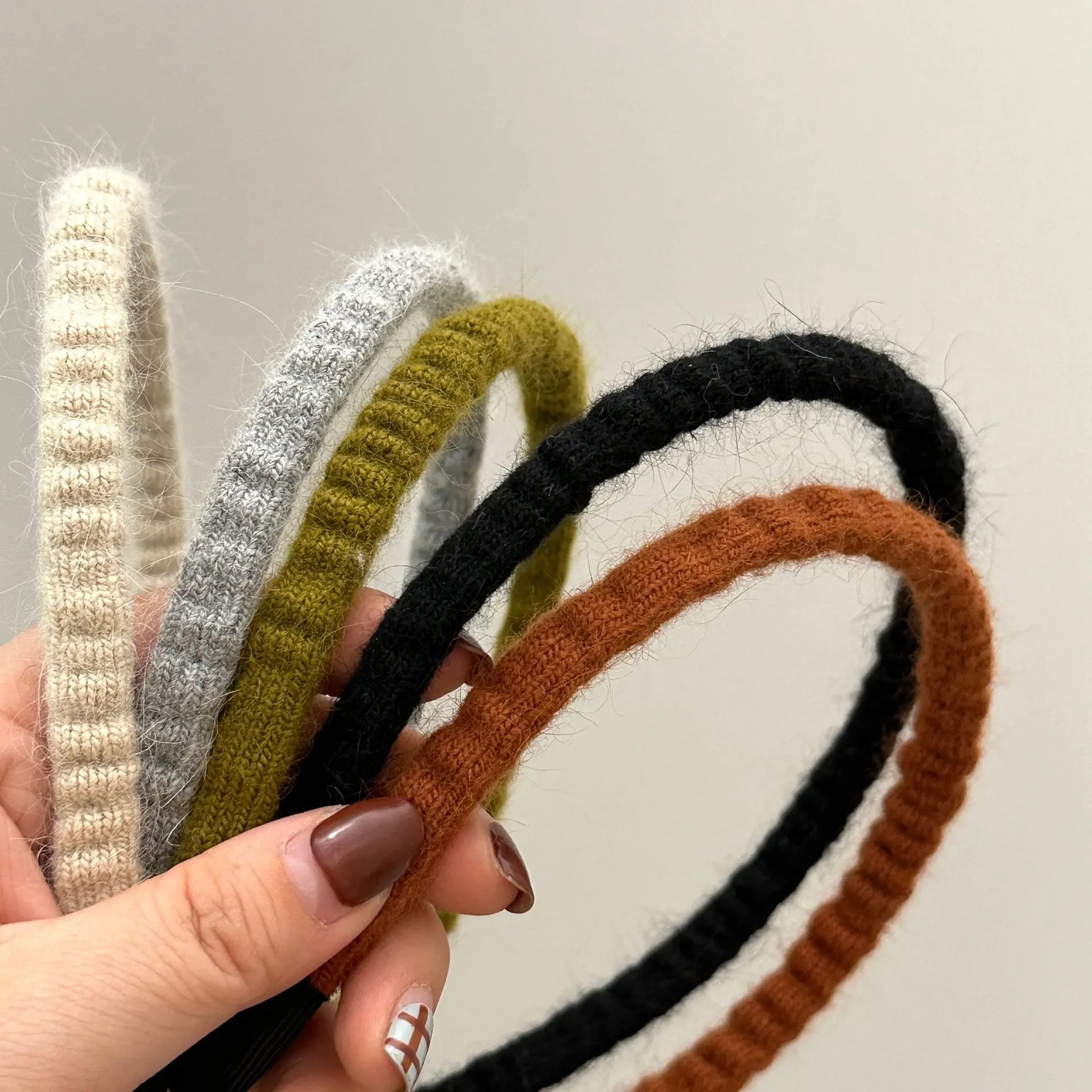 Ikat Kepala Rajutan Wol Ikat Rambut Wanita Anak Perempuan Musim Dingin Lebar 1CM Ikat Rambut Lingkaran Rambut Bezels Scrunchies Aksesoris Rambut Fashion