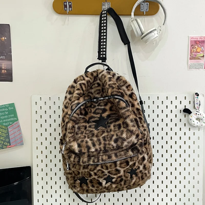 сумка Y2k Plush Leopard Backpack Large-capacity Soft Plush Student Backpack Stylish Punk Backpack Star Patch Studd Straps Decor