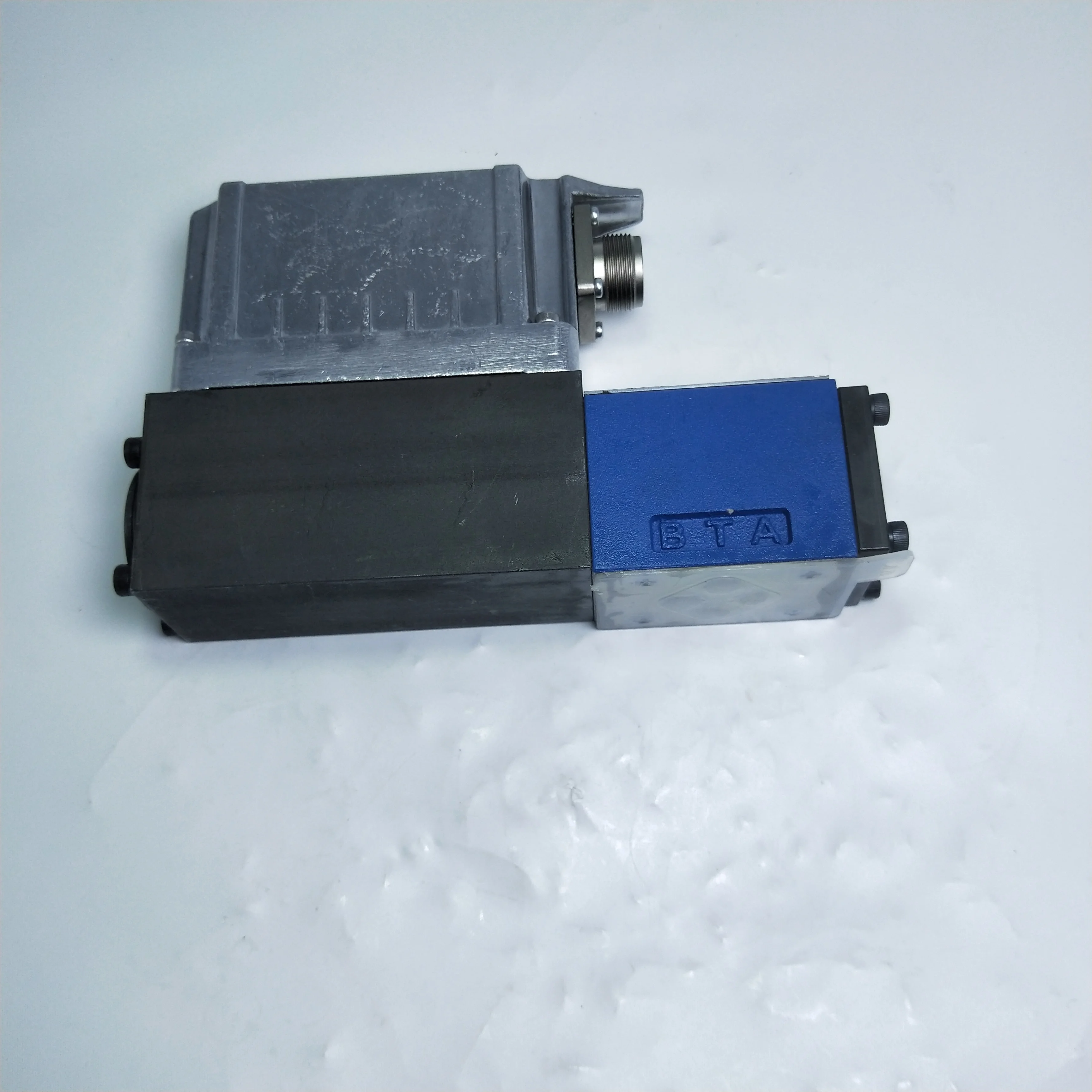 0811404602 4WRPEH 6 C3 B24L-2X/G24K0/A1M Hydraulic Proportional Directional Valve 4WRPEH10C3 B100P-2X/G24KO/A1M 0811404823