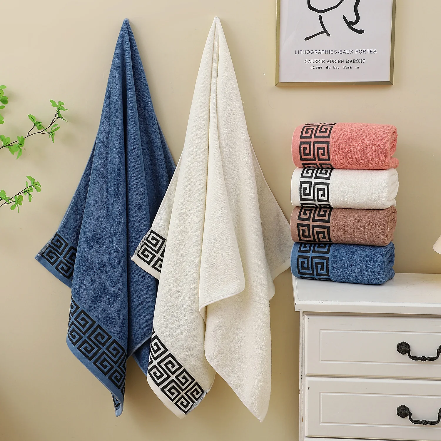 100% Cotton Bath Towel for Adults 70x140cm Ultra Soft Thick Highly Absorbent Fast Drying Bathroom Towel for Daily Use