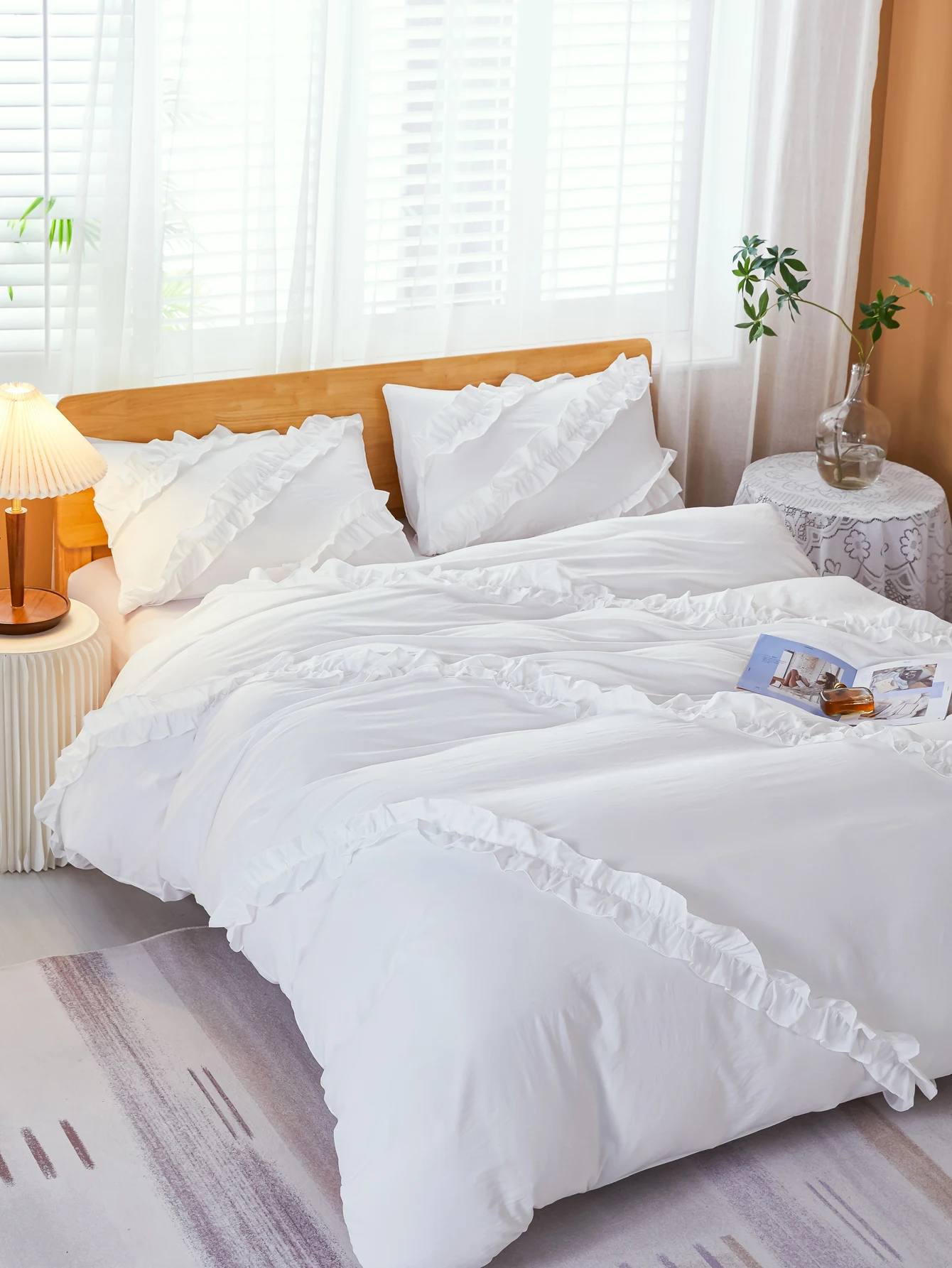 

Cute 3-Layer Ruffled Duvet Cover Set Rustic Chic Solid Bedding Set with Pillow Shams Ultra Soft Microfiber Quilt Cover Set