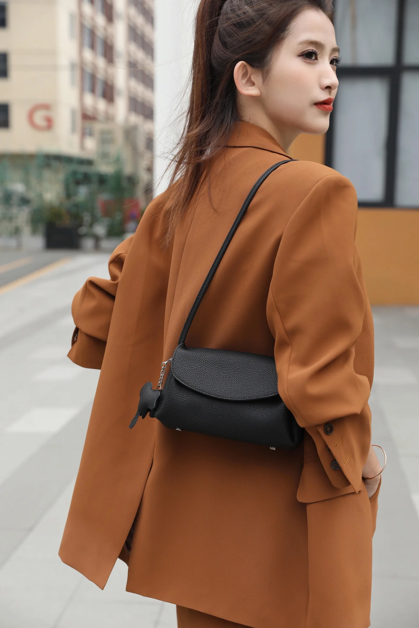 

2026 New Top-grain Cowhide Cloud Bag, Light Luxury High-end Shoulder, Underarm & Phone Crossbody Bag for Women