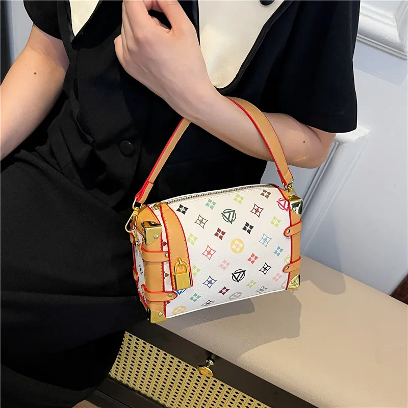 

Stylish Ladies Messenger Bag Women's Leather Crossbody Shoulder Handbag Designer Tote Luxury Brand Elegant Casual Chic Purse