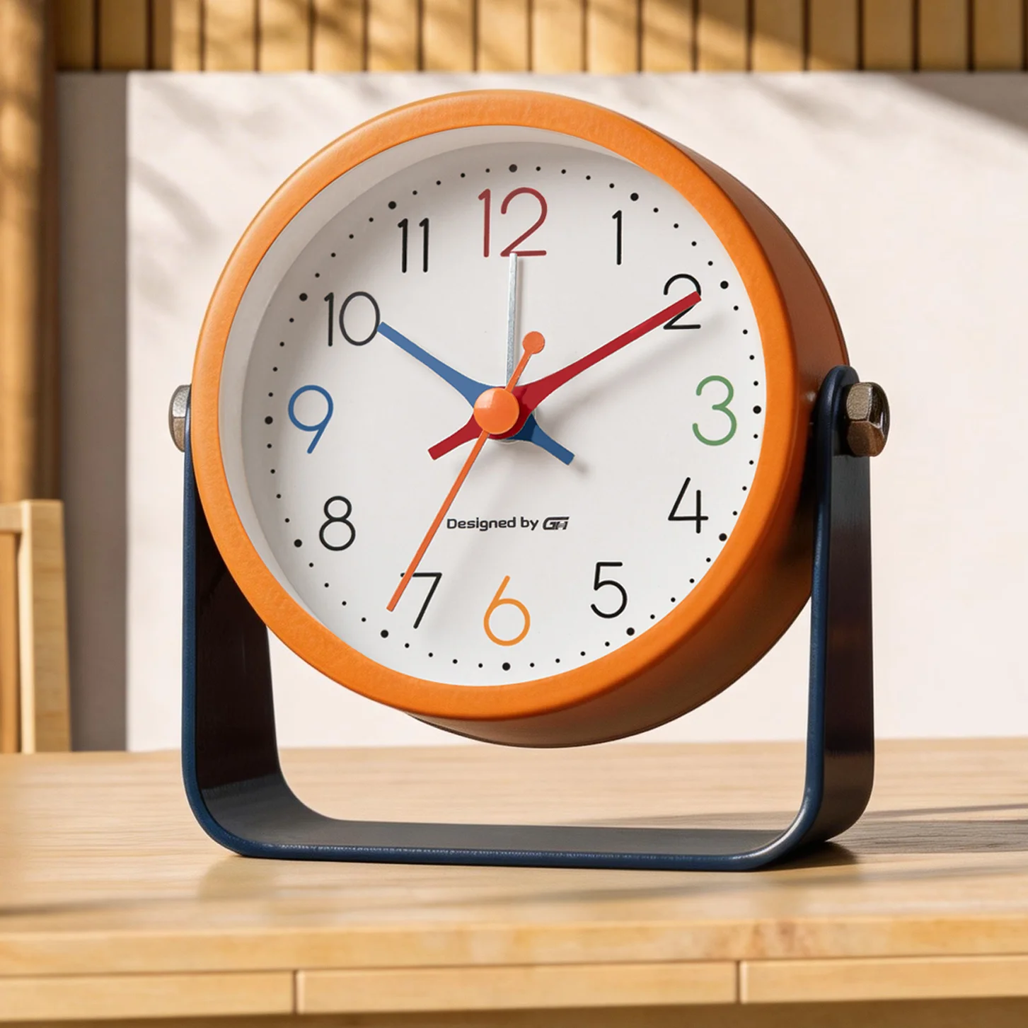 Réveil élégant pour chambre à coucher, en métal, fonctionne silencieusement, parfait pour décorer les bureaux et les dortoirs, très attrayant