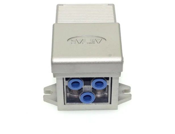 1PCS New AirTAC 4F21008 4F210-08  Foot Valve