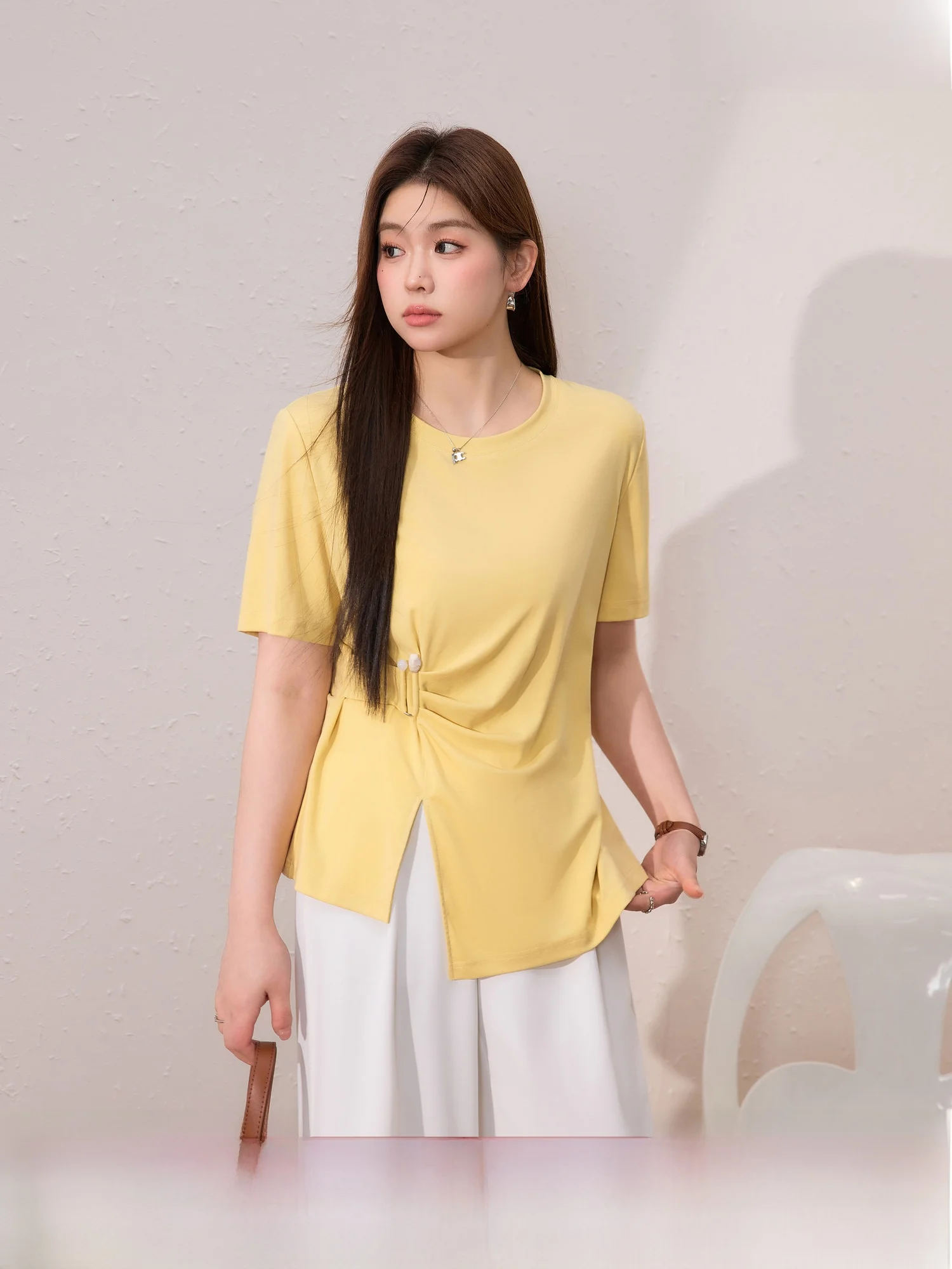 

Синяя женская футболка больших размеров из лиоцелла с эффектом утяжки талии, короткий рукав, летняя новинка, универсальный топ с асимметричным подолом