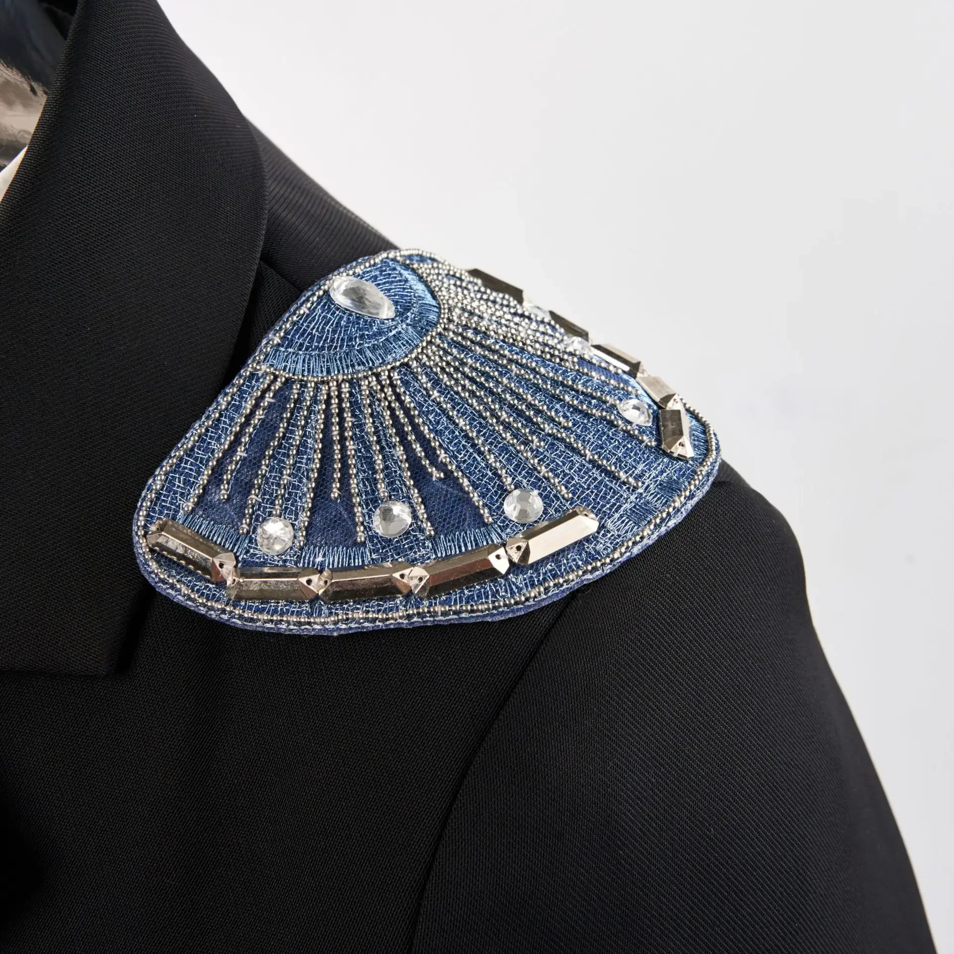 2pcs/set Luxury Beaded epaulette for nightblub clothes Punk retro epaulets DIY Fashion Badge Epaulets Shoulder Patches appliques