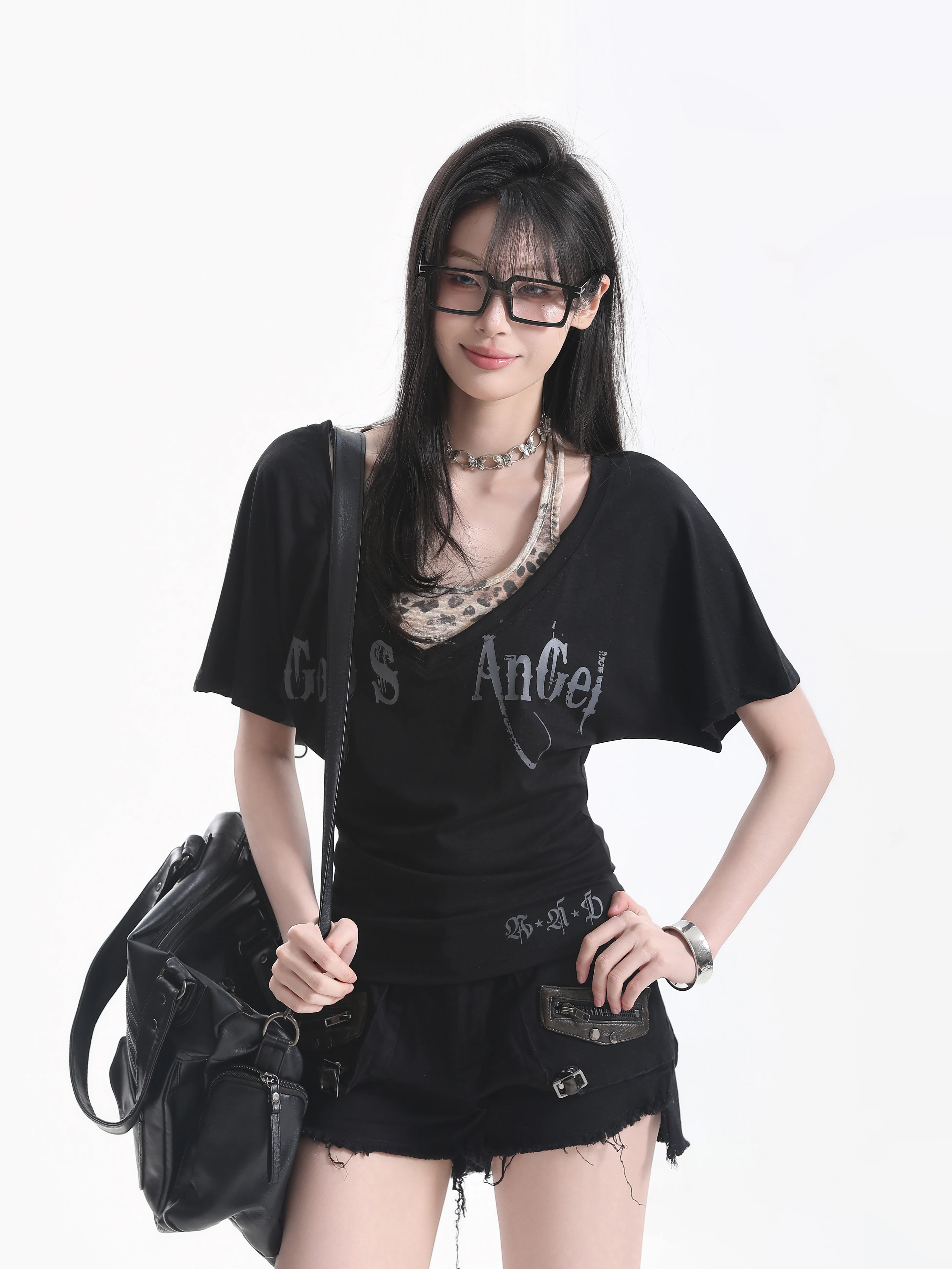 Retro Millennium Style Leopard Print Halter Neck Short Sleeve Two Piece Set Slim Fit Printed T Shirt for Young Women Casual Wear